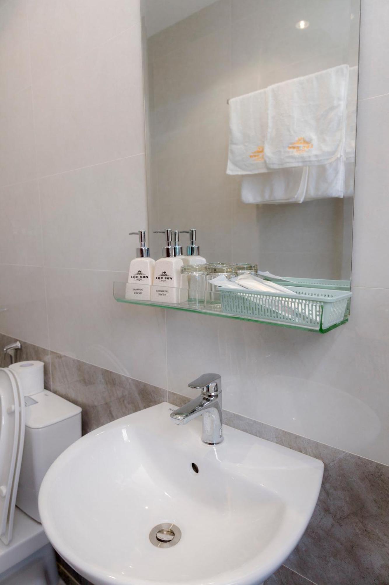 Loc Son Hotel Buon Ma Thuot Kültér fotó